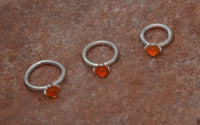 Load image into Gallery viewer, Universal Piercing Ring 925 Silber 1.2mm Garnet Stein
