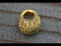 Load image into Gallery viewer, Clicker Piercing Ohrgewicht Korb 8mm Messing 42,6g
