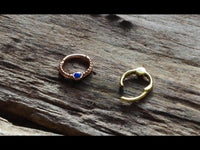 Load image into Gallery viewer, Klapp Segment Ring Piercing gold rotgold Opal Punkte
