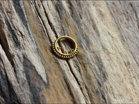 Load image into Gallery viewer, Klapp Segment Ring Piercing Edelstahl Punkte Dreiecke
