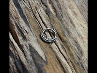 Load image into Gallery viewer, Klapp Segment Ring Piercing Edelstahl Punkte Dreiecke
