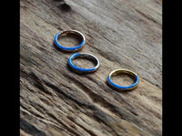 Load image into Gallery viewer, Klapp Segment Ring Piercing Edelstahl blau Opal Inlay
