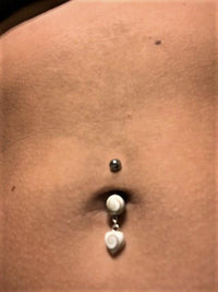 Cargar imagen en el visor de la galería, Shivaauge Bananen Piercing Kugel Herz Anhänger 925er Sterling Silber Shivaauge Bauchnabel
