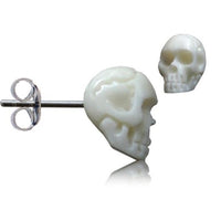 Load image into Gallery viewer, Totenkopf Stein Ohrstecker marmoriert weiß Edelstahl Chirurgenstahl Unisex Schmuck Ohrringe
