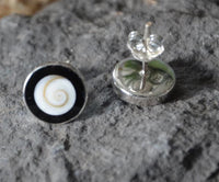 Load image into Gallery viewer, Shiva Auge schwarz rund 10mm Ohrstecker 925 Silber
