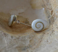Cargar imagen en el visor de la galería, Shivaauge Träne 8mm Silber Ohrstecker 925 Shiva Auge
