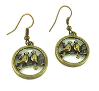 Load image into Gallery viewer, Ohrringe Messing Damen Ohrhänger Kupfer Ohrschmuck Schmuck zwei Vögel Kreis
