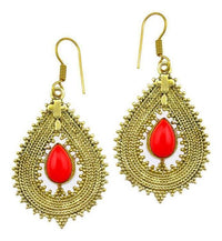 Cargar imagen en el visor de la galería, Ohrringe Jaspis Tropfen Zopf Spitzen Kreuz Messing antik golden nickelfrei Tribal Brass Ohrhänger
