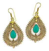 Cargar imagen en el visor de la galería, Ohrringe Onyx grün Tropfen Zopf Spitzen Kreuz Messing antik golden nickelfrei Tribal Brass Ohrhänger
