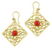 Load image into Gallery viewer, Ohrringe Jaspis Karo Ornamente glänzend Messing antik golden Tribal 40 mm
