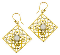 Cargar imagen en el visor de la galería, Ohrringe Mondstein Karo Ornamente glänzend Messing antik golden Tribal 40 mm
