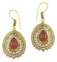 Load image into Gallery viewer, Ohrringe Karneol Tropfen oval Zacken Kreise Messing antik golden Tribal
