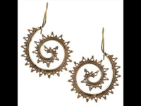 Cargar imagen en el visor de la galería, Ohrringe Spirale Kreise Pyramiden Rinne Messing antik golden Tribal Brass Ohrhänger
