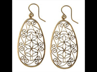 Load image into Gallery viewer, Ohrringe oval Ohrhänger ausgestanzt Blumen Ornamente Muster aus antik goldenem Brass
