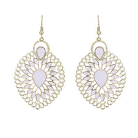 Cargar imagen en el visor de la galería, Brass golden weiße Ohrringe Emaille filigran Tropfen umgedreht Seile 6 cm
