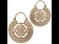 Load image into Gallery viewer, Brass Ohrringe Tribal rund Dreieck Stern Rand antik golden Messing
