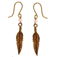 Load image into Gallery viewer, Ohrringe Federn Stein weiß Messing antik golden Tribal Ohrhänger
