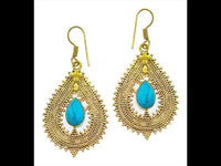 Cargar imagen en el visor de la galería, Ohrringe Türkis Tropfen Zopf Spitzen Kreuz Messing antik golden nickelfrei Tribal Brass Ohrhänger
