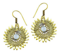 Cargar imagen en el visor de la galería, Ohrringe Mondstein Stein Zopf Blätter Punkte Dreiecke Messing Ohrhänger weiß nickelfrei gold Tribal
