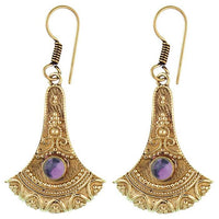 Load image into Gallery viewer, Ohrringe Axt Punkte verziert Amethyst Messing antik golden nickelfrei Ohrhänger Tribal Brass
