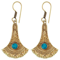 Cargar imagen en el visor de la galería, Ohrringe Axt Punkte verziert Türkis Messing antik golden nickelfrei Ohrhänger Tribal Brass

