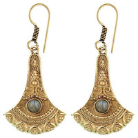 Load image into Gallery viewer, Ohrringe Axt Punkte verziert Labradorit Messing antik golden Ohrhänger Tribal Brass
