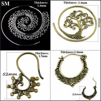 Cargar imagen en el visor de la galería, Spiralen Ohrringe Baum des Lebens Messing Brass antik golden Tribal Piercing
