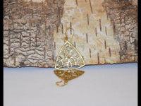 Cargar imagen en el visor de la galería, Ohrringe Dreieck Mandel Spiralen Messing antik golden Tribal Brass Ohrhänger nickelfrei Schmuck
