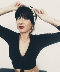 Load image into Gallery viewer, Brass Ohrringe Tribal Spiralen Kreise in Halbkreis antik golden Messing
