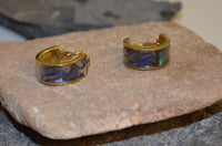 Load image into Gallery viewer, Messing Ohrringe gold Abalone Muschel Imitat Creolen
