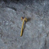 Load image into Gallery viewer, Nostril Piercing Messing Nasenstecker Stein 0.8mm
