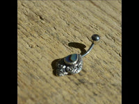 Load image into Gallery viewer, Bauchnabelpiercing aus Edelstahl Silber als Schnörkel Träne
