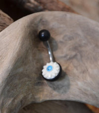 Cargar imagen en el visor de la galería, Bauchnabel Piercing Edelstahl Arangholz Bone Blume
