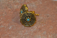 Load image into Gallery viewer, Messing Stein Kristall Ohrstecker gold Rose 11mm
