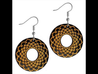 Load image into Gallery viewer, Ohrringe Holz rund Edelstahl Silber gold Gravur leicht Om Blume Baum
