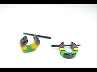 Cargar imagen en el visor de la galería, Pin Creolen Stick Ohrringe Acryl Rasta Farben 1.6mm
