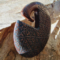 Load image into Gallery viewer, Narra-Holz Ohr Gewicht filigran Muster 8mm Ear Weights
