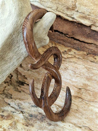 Load image into Gallery viewer, Parasit-Holz Ohr Piercing 4mm Schnörkel Dehnschnecke
