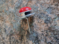 Load image into Gallery viewer, Ohrstecker Zopf Rand Jaspis rot rund 8 mm 925er Sterling Silber Stein Silberohrstecker
