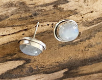 Load image into Gallery viewer, Ohrstecker Mondstein oval 925 Sterling Silber 15mm
