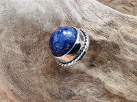 Cargar imagen en el visor de la galería, Ohrstecker Zopf Rand Lapis blau rund 8 mm 925er Sterling Silber Stein Silberohrstecker
