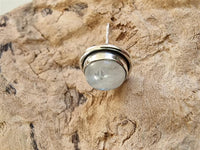 Cargar imagen en el visor de la galería, Silberohrstecker Mondstein rund Ohrringe Ohrstecker Damen Ohrring Stecker 925er Sterling Silber

