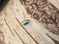 Cargar imagen en el visor de la galería, Ohrstecker Türkis Tropfen 8 mm 925er Sterling Silber Rand Stein Silberohrstecker
