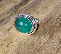 Load image into Gallery viewer, Grüne Onyx-Ohrstecker für Damen - Silber 925 Sterling Echtschmuck
