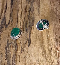 Load image into Gallery viewer, Grüne Onyx-Ohrstecker für Damen - Silber 925 Sterling Echtschmuck
