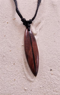 Load image into Gallery viewer, Unisex Surfbrett Kette mit Sono Holzanhänger
