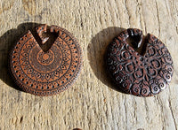 Load image into Gallery viewer, Handgefertigtes Mandala Fake Piercing Hanger aus Sawo Holz
