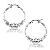 Load image into Gallery viewer, Strahlende Creolen - Handgefertigte Damenohrringe in gold und silber
