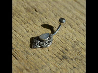 Load image into Gallery viewer, Bauchnabelpiercing aus Edelstahl Silber als Schnörkel Träne - chic - net.de
