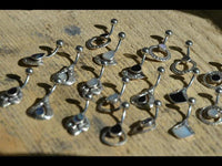 Load image into Gallery viewer, Bauchnabelpiercing aus Edelstahl Silber mit Punkte Träne - chic - net.de
